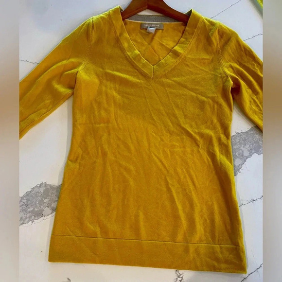 Banana Republic Women’s V-Neck Extra Fine Merino Wool Spandex Gold/Yellow XS EUC - Picture 6 of 9